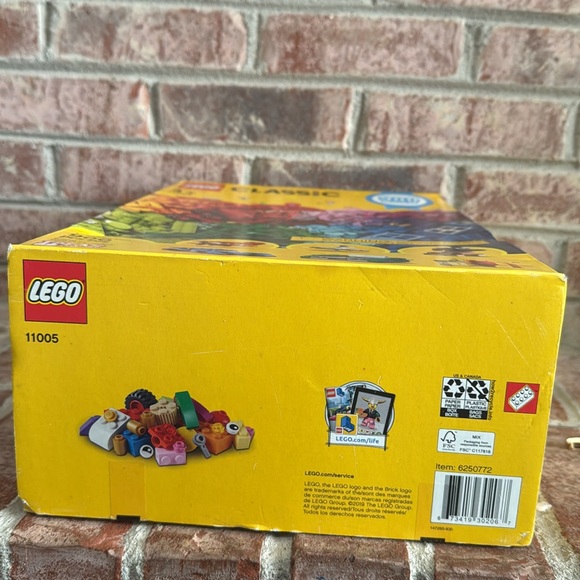 Lego 900 piece set new in box assorted - Picture 9 of 9